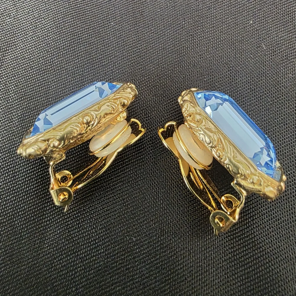 Auth YSL Yves Saint Laurent Emerald Light Blue Clip-on Earrings